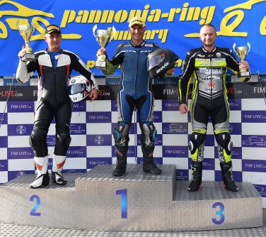 fot. z arch. Mariusza Domalewskiego (Mariusz Domalewski na podium na trzecim miejscu)