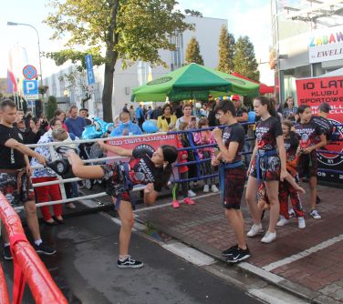 Pokaz sprawności zawodników Walhalla Fight Club.