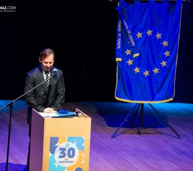 Przemawia Bartłomiej Balcerzyk z Przedstawicielstwa Komisji Europejskiej