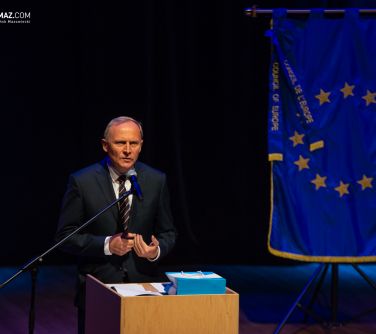 Ze sceny przemawia poseł Czesław Mroczek