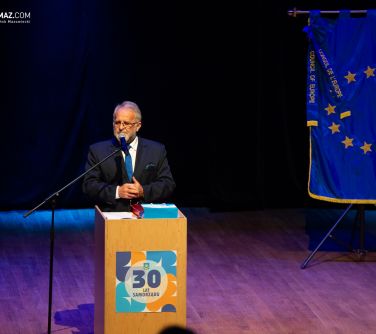Ze sceny przemawia starosta Antoni Tarczyński