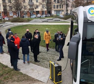 Przejażdzka elektrycznym autobusem po mieście