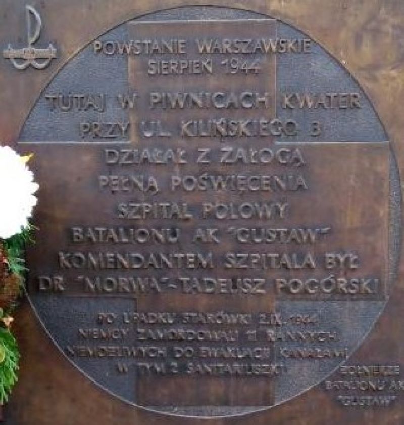 zdjęcie tablicy upamięniającej poległych