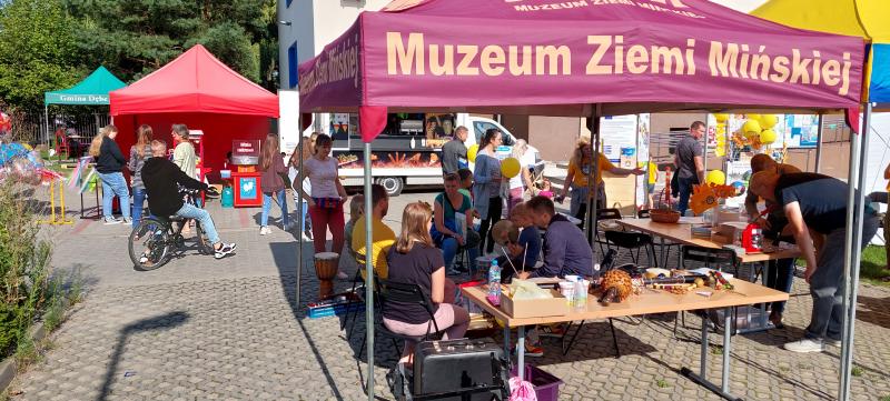 projekt "Mińsk na kółkach", namioty, osoby uczestniczące