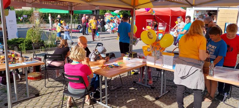 projekt "Mińsk na kółkach", namioty, osoby uczestniczące