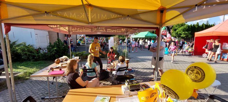 projekt "Mińsk na kółkach", namioty, osoby uczestniczące