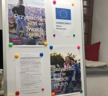 Plakaty informacyjne przygotowane przez EUROPE DIRECT Mińsk Mazowiecki.