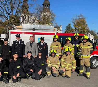 Strażacy OSP na sStarym Rynku z Burmistrzem Miasta