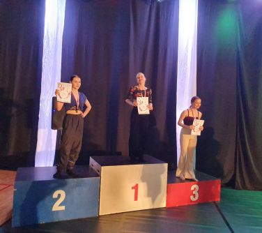 Tancerze - zdjecie na podium.