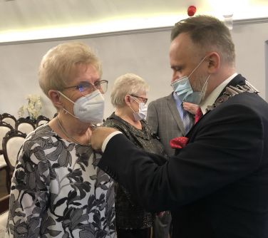 Dekoracja Jubilatów medalem za Długoletnie Pożycie Małzeńskie