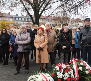 mieszkańcy miasta podczas oficjalnych uroczystości
