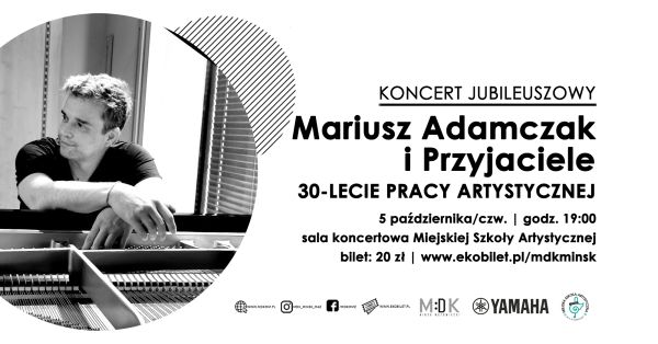 po lewej stronie w kole mężczyzna siedzi przed fortepianem patrzy w bok splecione ręcę trzyma nad otwartym fortepianem, po...