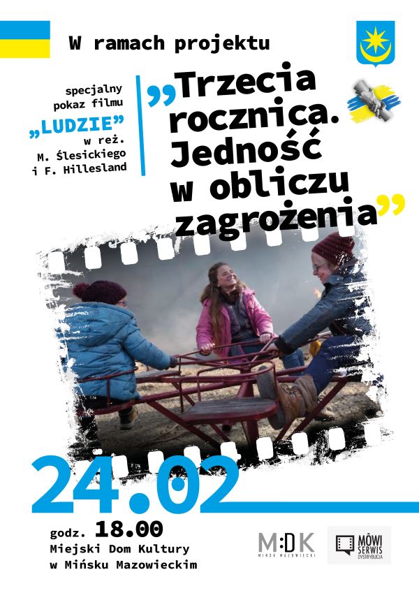 Po środku na białym tle zdjęcie trójki dzieci na okrągłej karuzeli. Naokoło na bialym tle informacje