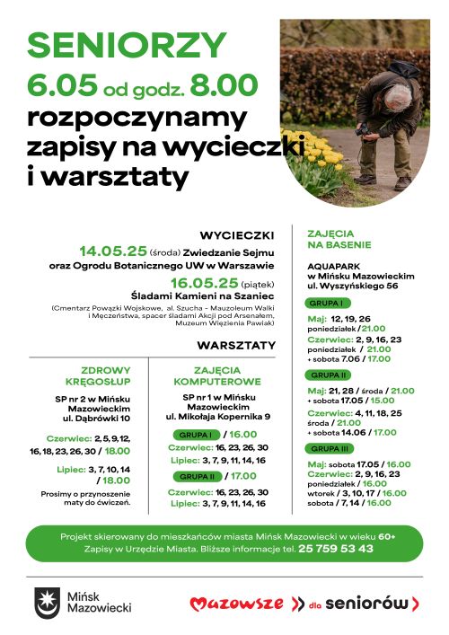Na białym tle informacje zwarte w treści posta. W prawym-górnym rogu pochylający się mężczyzna. Robi zdjęcie żółtym kwiatom
