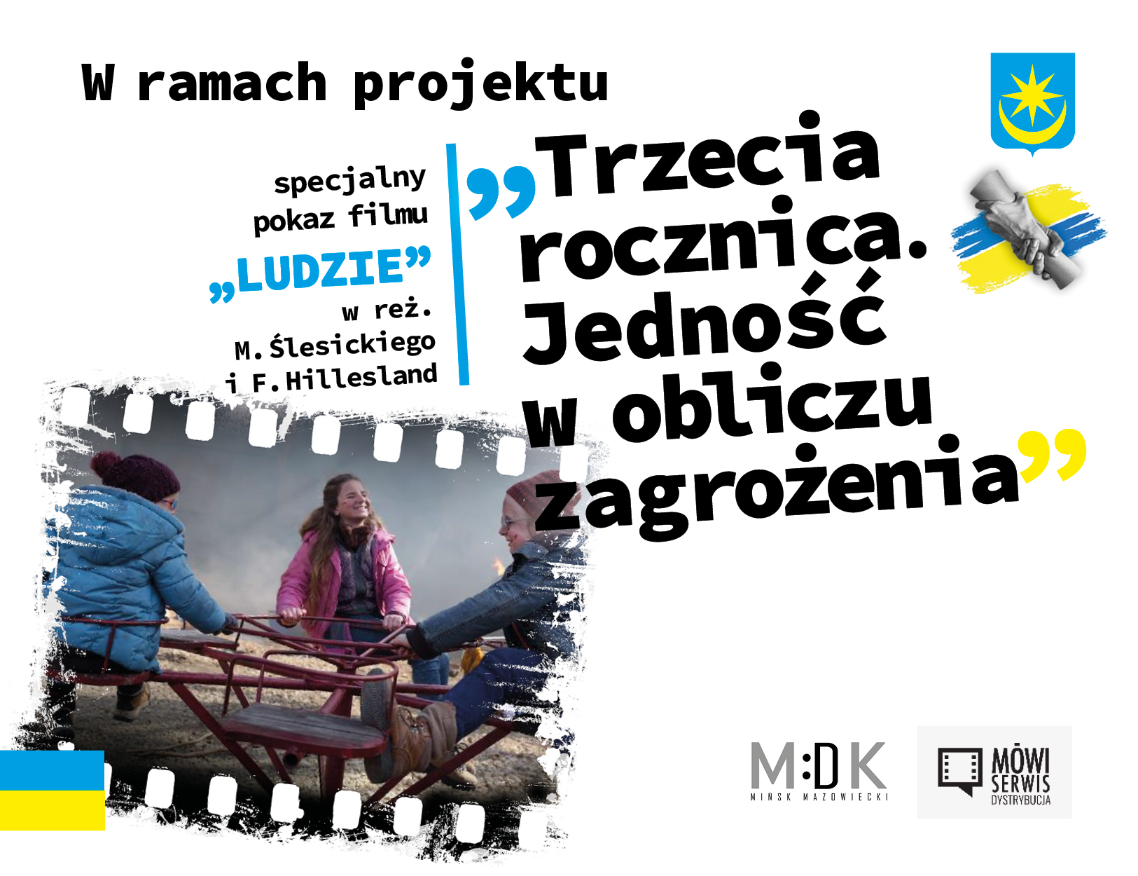 W lewym dolnym rogu na białym tle zdjęcie trójki dzieci na okrągłej karuzeli. Naokoło na bialym tle informacje