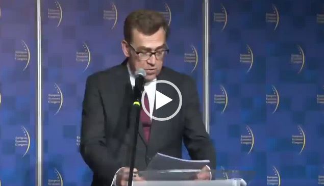 Relacja video z wręczenia Burmistrzowi Marcinowi Jakubowskiemu nagrody Samorządowiec Roku 2017