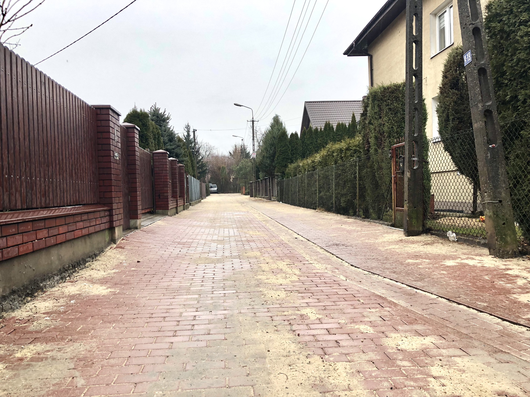 Zakończono budowę odcinków sieci kanalizacji deszczowej i utwardzenie ul. M. Reja