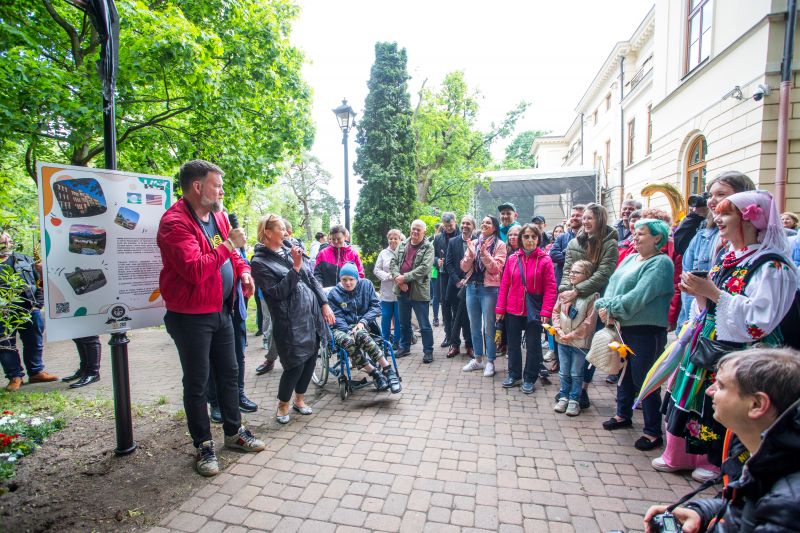 Opening of the alleys of partner cities in the city park